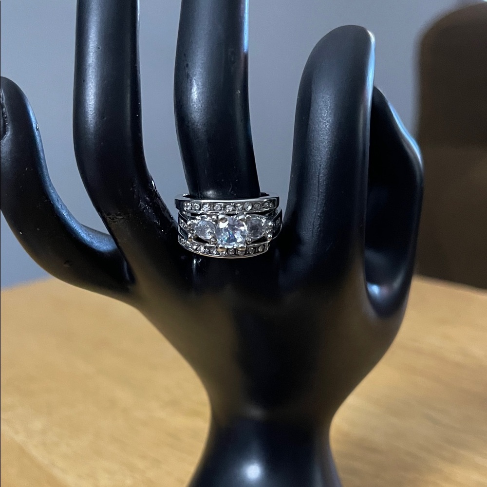 Elegant Silver Women's Ring